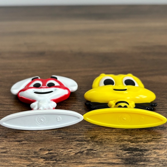 2 General Mills Cereal Squad Toy Figure BUZZ the Honey Bee CHEERIOS TRIX Rabbit - Picture 4 of 8